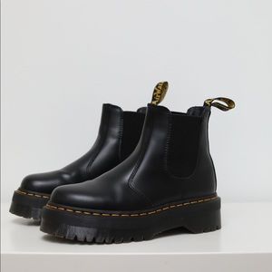 Dr. Martens 2976 Quad Chelsea Boots. Size 8.